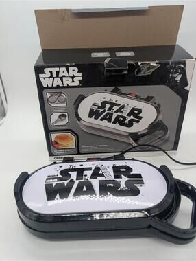 Star Wars Electric Griddle Crepe Maker Pancake Breakfast Station LKNW w/ Box